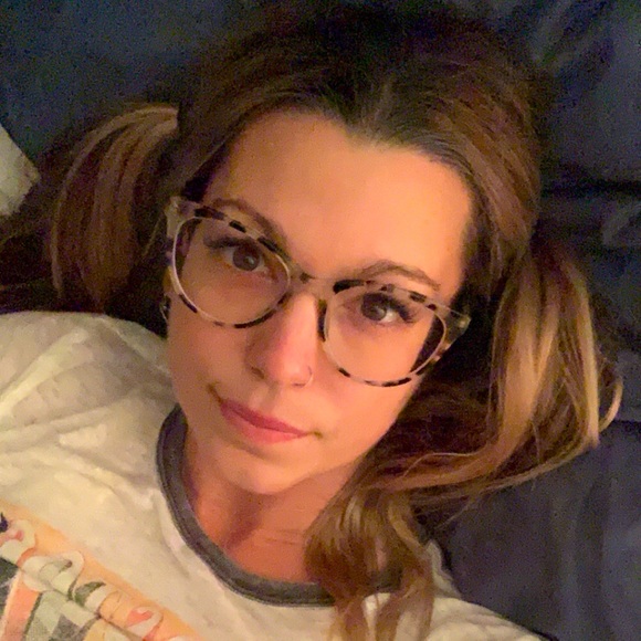 Meet your Posher, Nicole - Picture 1 of 1